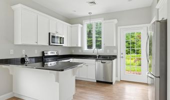 16 Frontier Way, Arundel, ME 04046