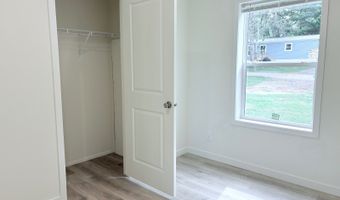 402 Lilly Ln, Altoona, WI 54720