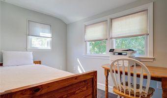 18 Sylvan Ter, Newport, RI 02840