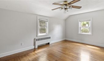 29 Cormier Rd, Lincoln, RI 02865