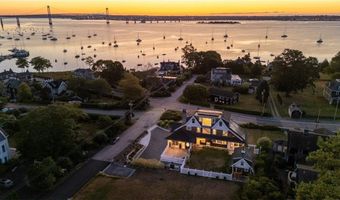 30 Walcott Ave, Jamestown, RI 02835