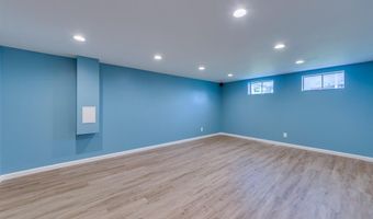 382 Cedar Run Dr, Ballwin, MO 63021