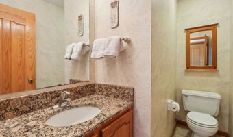 32335 Wildwood Dr, Adel, IA 50003