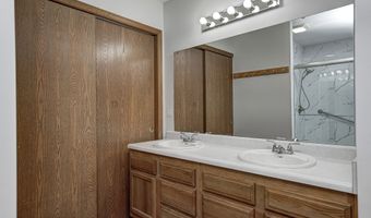 555 Hyannis Dr, Avon, IN 46123