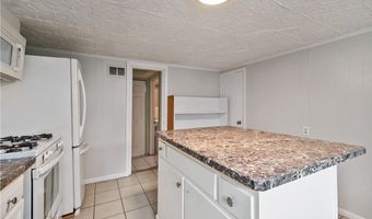 22 Eleanor St, Airville, PA 15203