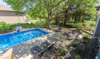 408 N Oak Ridge Rd, Brandon, SD 57005