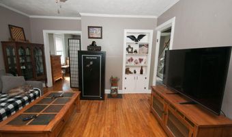 198 3rd St, Bangor, ME 04401