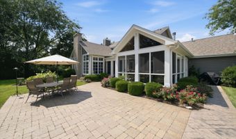 23855 W Sarah Ct, Antioch, IL 60002