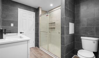 12 Homestead Pl, Branford, CT 06405