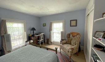 17 James St, Bangor, ME 04401