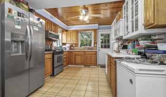 24 Perrin St, Attleboro, MA 02703