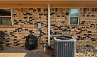 1421 Savannah Cir, Altus, OK 73521