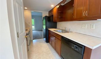 515 Ponds Edge Ln, Allentown, PA 18104