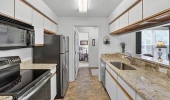 1673 Weatherstone Dr, Ann Arbor, MI 48108