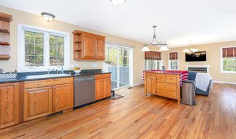 110 Oakwood Cir, Bristol, CT 06010