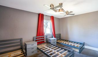 1116 Circle Dr, Escondido, CA 92025