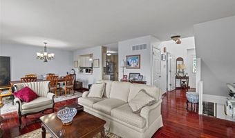 134 Holloway Rd, Ballwin, MO 63011