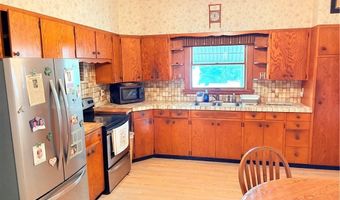 1404 S 8th St, Atchison, KS 66002