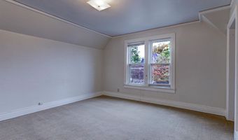 1208 N SUPERIOR St, Appleton, WI 54911