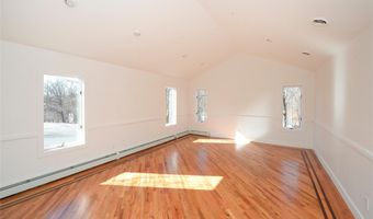 7 Kile Ct, Airmont, NY 10952
