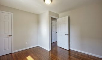 6 Levitt Ave, Bergenfield, NJ 07621