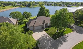 15471 Cedar Ln, Basehor, KS 66007