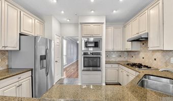 3792 Waterford Dr, Addison, TX 75001