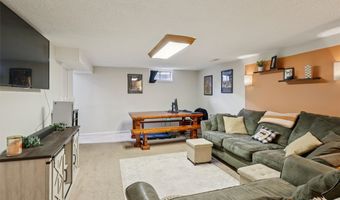 210 12th Ave NW, Altoona, IA 50009