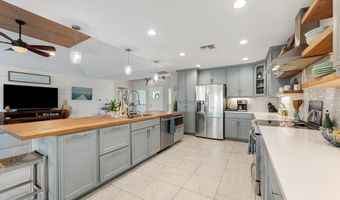 126 Sea View Dr, Aransas Pass, TX 78336