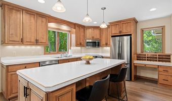 12852 Essex Way, Apple Valley, MN 55124