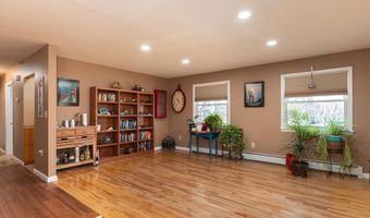 10 Spruce Ln, Barre, VT 05641