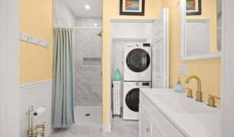 106 King Philip Ave, Bristol, RI 02809