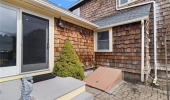 55 Hunter Ave, Newport, RI 02840