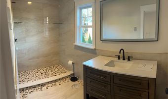 19 Traymore St, Charlestown, RI 02813