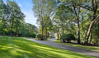16 Hillside Rd, Cumberland, RI 02864