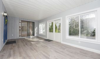 240 Oak St, Centerville, MA 02632