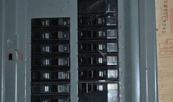 28 N. Third St, Albion, IL 62806