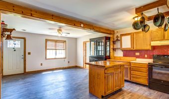 121 White Pine Rd, Beattyville, KY 41311