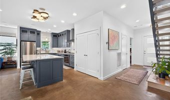 303 SE B St, Bentonville, AR 72712
