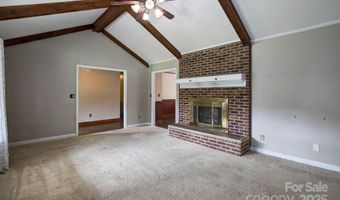 589 White Pines Cir, Camden, SC 29020