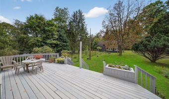 69 Smith Hill Rd, Airmont, NY 10952