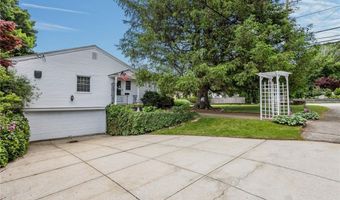 963 Hartford Ave, Johnston, RI 02919