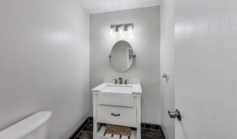 802 N Tamarac Blvd, Addison, IL 60101