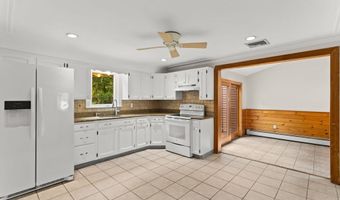 12 Oak Ter, Bellingham, MA 02019
