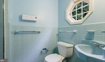 1810 HEMLOCK Cir, Abington, PA 19001