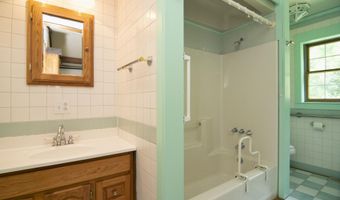 213 Patterson Creek Dr, Alderson, WV 24910