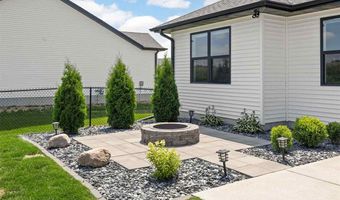 1190 Berkshire Ln, North Liberty, IA 52317