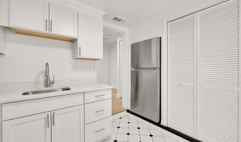 541 4TH St SE, Washington, DC 20003