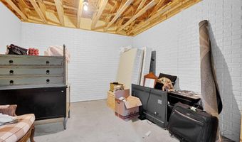 410 Crooked Stick Dr, Bedford, IN 47421