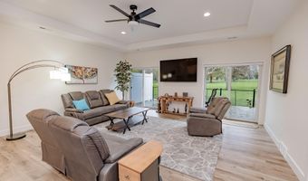 1018 Emerald Hills Dr, Arnolds Park, IA 51331